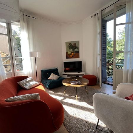 Nimes , Appartement Renove Dans Immeuble Classe. Bagian luar foto