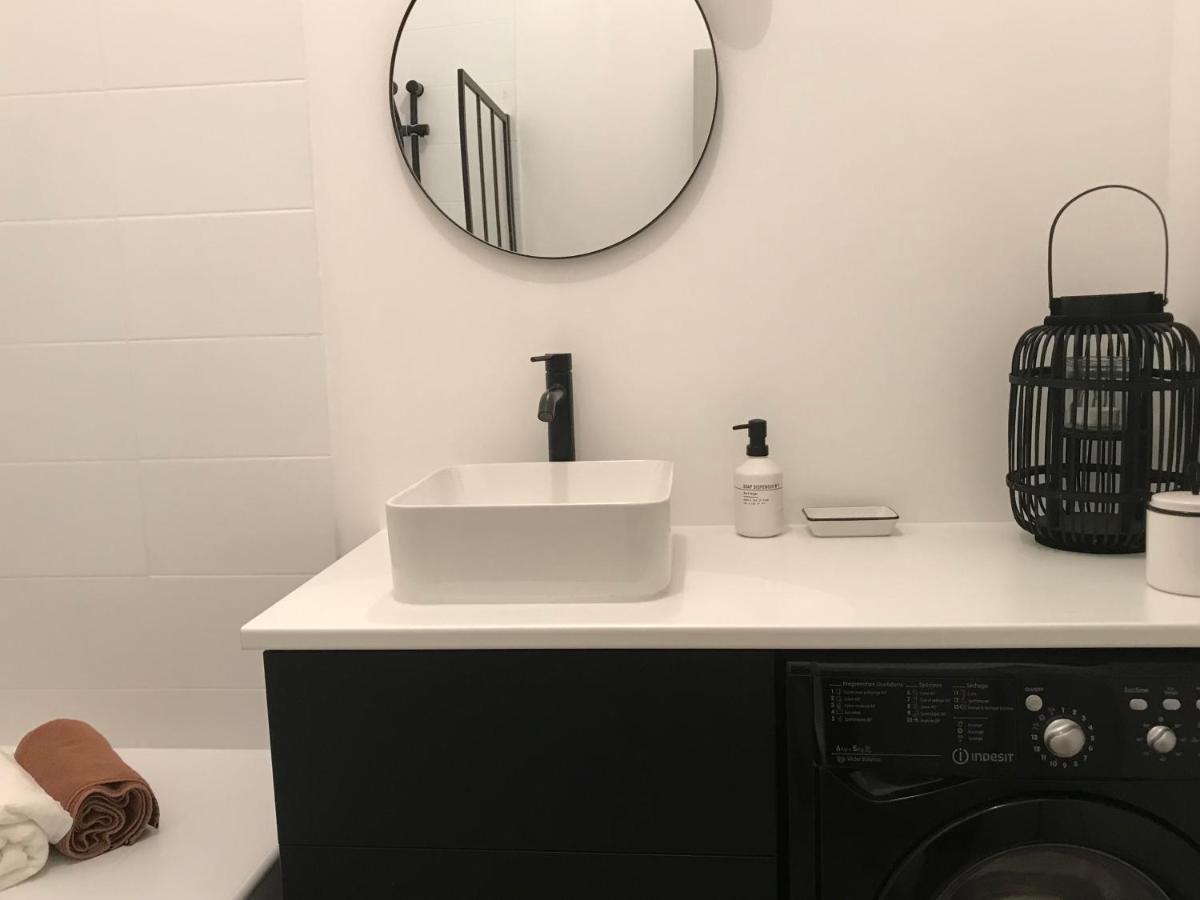 Nimes , Appartement Renove Dans Immeuble Classe. Bagian luar foto