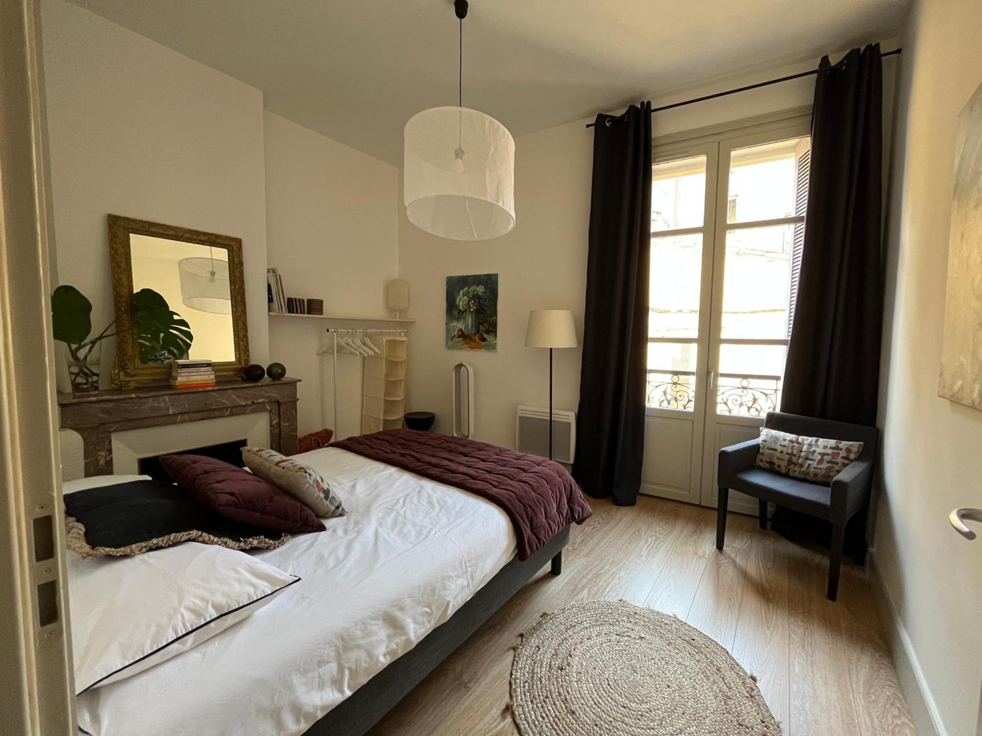 Nimes , Appartement Renove Dans Immeuble Classe. Bagian luar foto