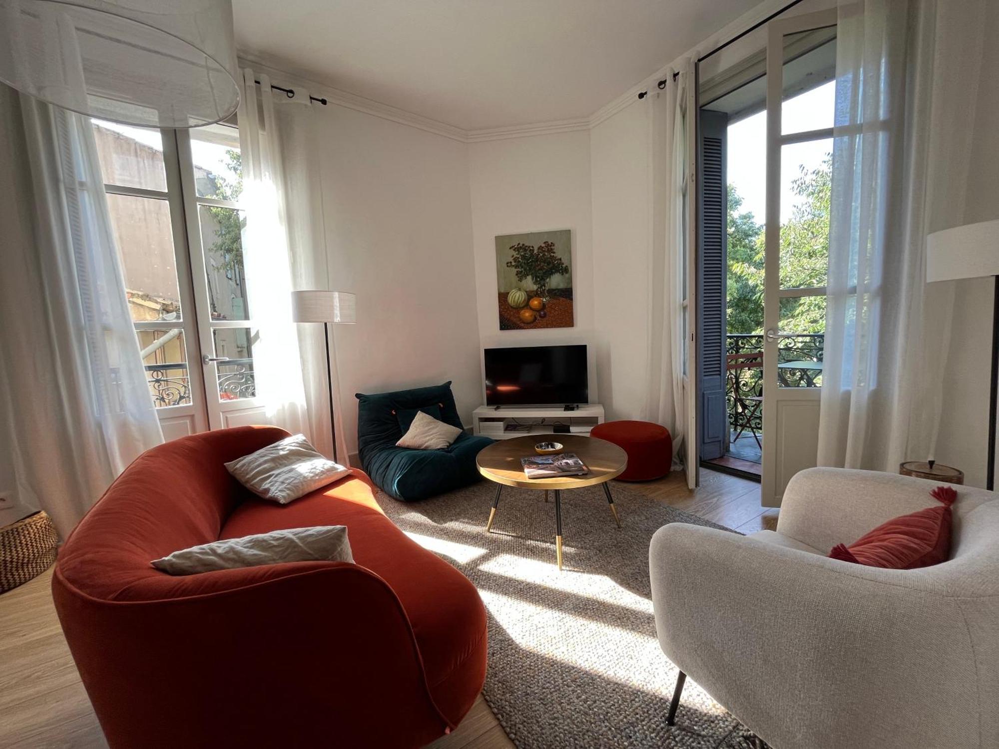 Nimes , Appartement Renove Dans Immeuble Classe. Bagian luar foto