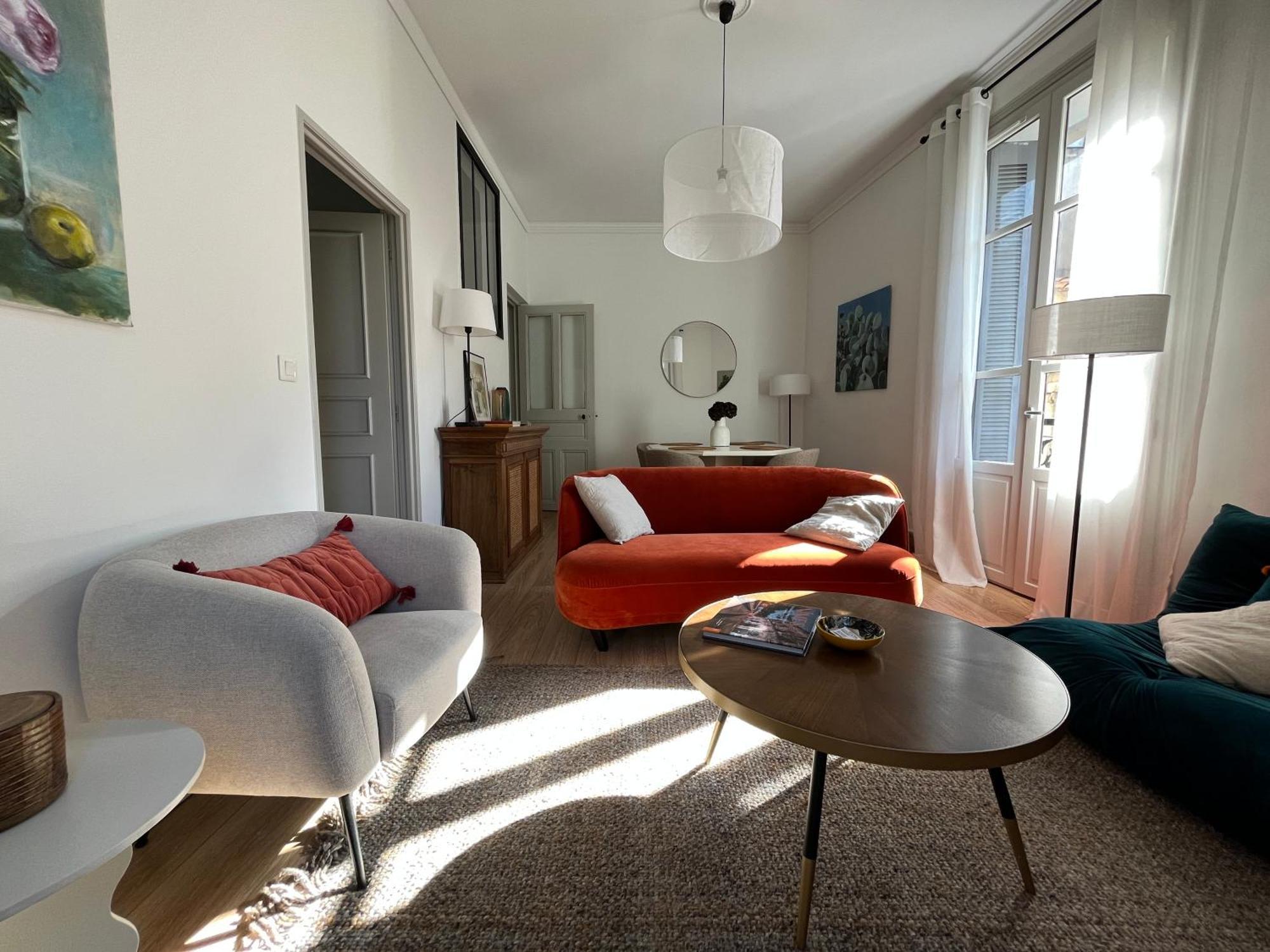 Nimes , Appartement Renove Dans Immeuble Classe. Bagian luar foto